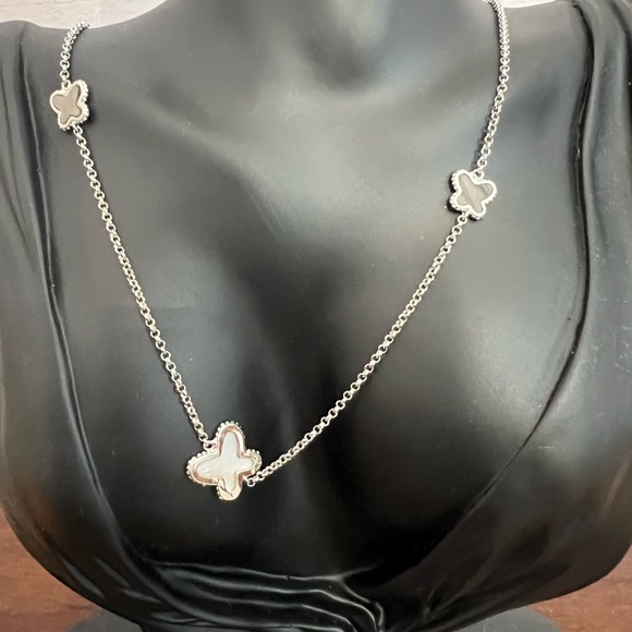 Sterling silver mother of pearl clover necklace, earrings, and bracelet - Picture 4 of 11